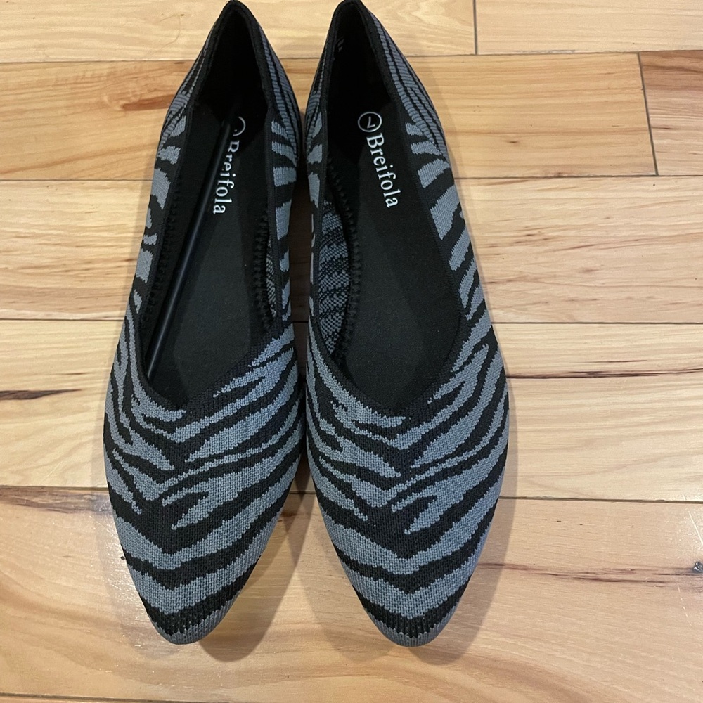 Amazon Zebra Pattern Flats - Black and Gray